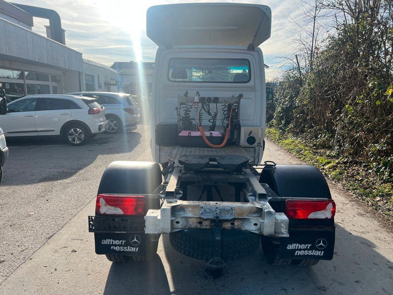 Mercedes-Benz SPRINTER 519 - Lekkie ciągniki siodłowe: zdjęcie 4 Mercedes-Benz SPRINTER 519 - Lekkie ciągniki siodłowe: zdjęcie 4