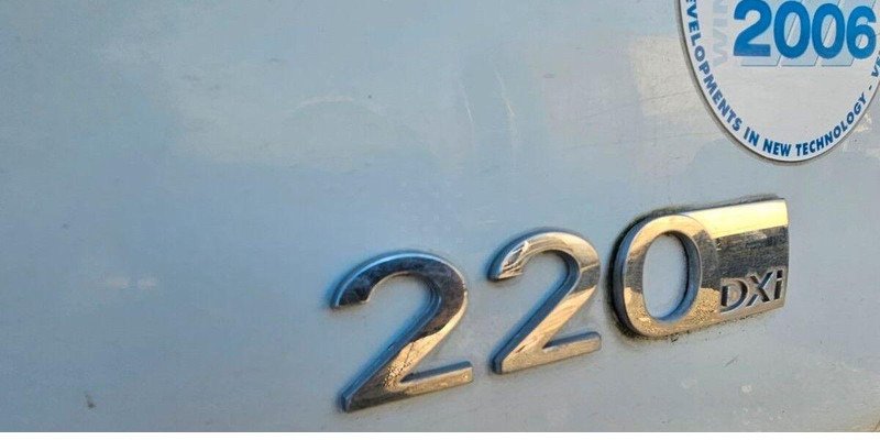 Renault MIDLUM 220 Dxi - Road sweeper truck - Zamiatarka uliczna: zdjęcie 5 Renault MIDLUM 220 Dxi - Road sweeper truck - Zamiatarka uliczna: zdjęcie 5