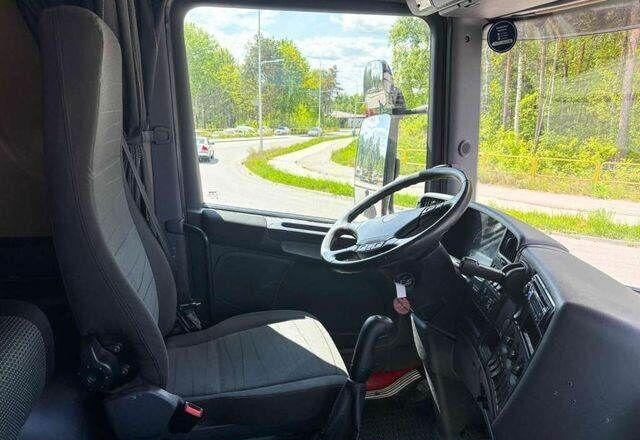 Scania D 320 FIRE BRIGADE Tank 12,000 Litres - Samochód pożarniczy: zdjęcie 3 Scania D 320 FIRE BRIGADE Tank 12,000 Litres - Samochód pożarniczy: zdjęcie 3