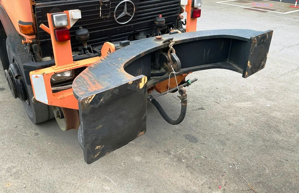 Unimog 1650 4x4 ZAGRO SCHIENEN TWO WAY RAIL ROAD - Komunalne/ Specjalistyczne: zdjęcie 5 Unimog 1650 4x4 ZAGRO SCHIENEN TWO WAY RAIL ROAD - Komunalne/ Specjalistyczne: zdjęcie 5