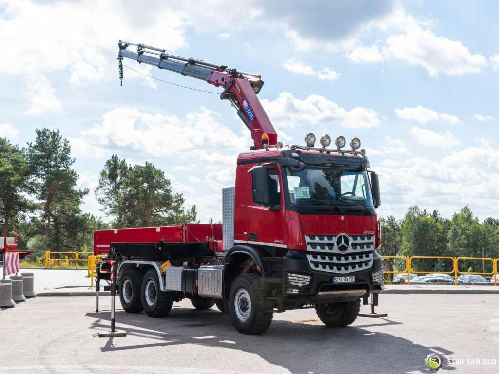 Mercedes-Benz AROCS 3345 6x6 HMF 3220 Winch Crane tipper - Samochod ciężarowy z HDS: zdjęcie 2 Mercedes-Benz AROCS 3345 6x6 HMF 3220 Winch Crane tipper - Samochod ciężarowy z HDS: zdjęcie 2