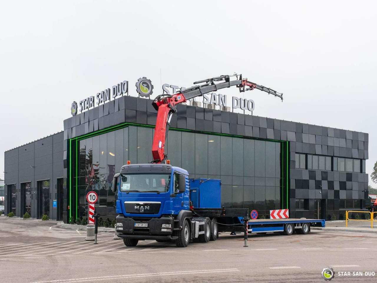 - Samochod ciężarowy z HDS: zdjęcie 3 - Samochod ciężarowy z HDS: zdjęcie 3