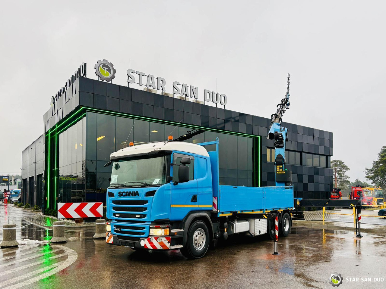 - Samochod ciężarowy z HDS: zdjęcie 2 - Samochod ciężarowy z HDS: zdjęcie 2