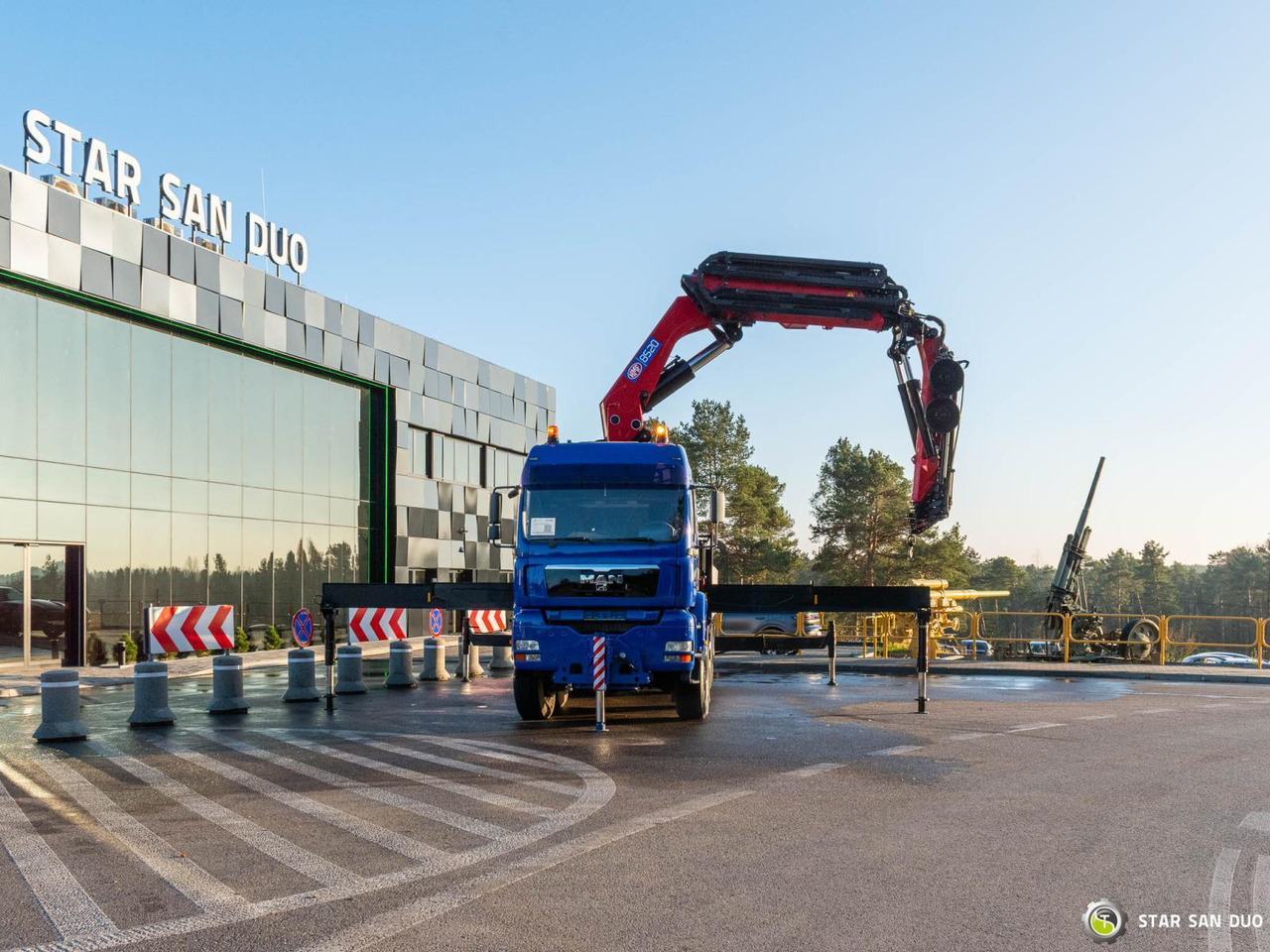 - Samochod ciężarowy z HDS: zdjęcie 4 - Samochod ciężarowy z HDS: zdjęcie 4