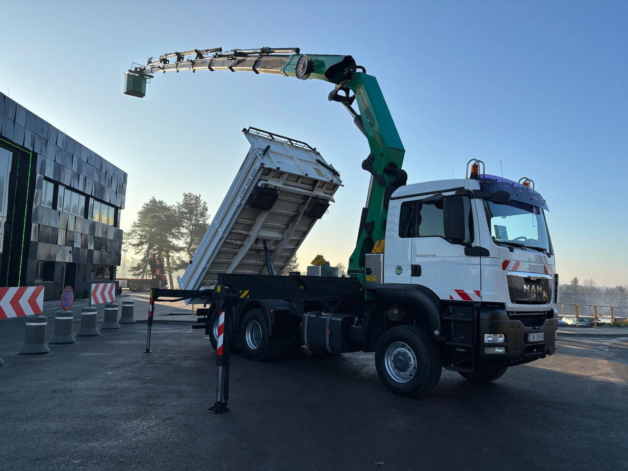 - Wywrotka: zdjęcie 2 - Wywrotka: zdjęcie 2