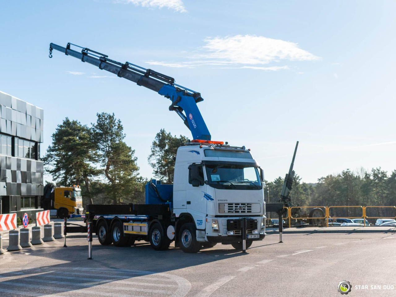 - Samochod ciężarowy z HDS: zdjęcie 2 - Samochod ciężarowy z HDS: zdjęcie 2