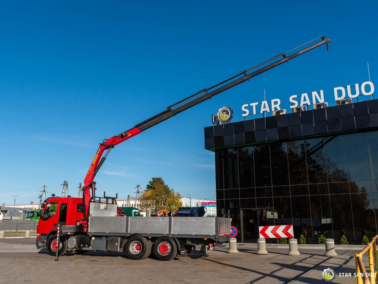 - Samochod ciężarowy z HDS: zdjęcie 2 - Samochod ciężarowy z HDS: zdjęcie 2