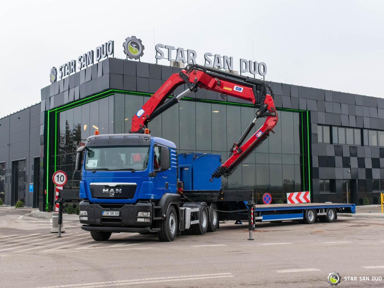 - Samochod ciężarowy z HDS: zdjęcie 5 - Samochod ciężarowy z HDS: zdjęcie 5