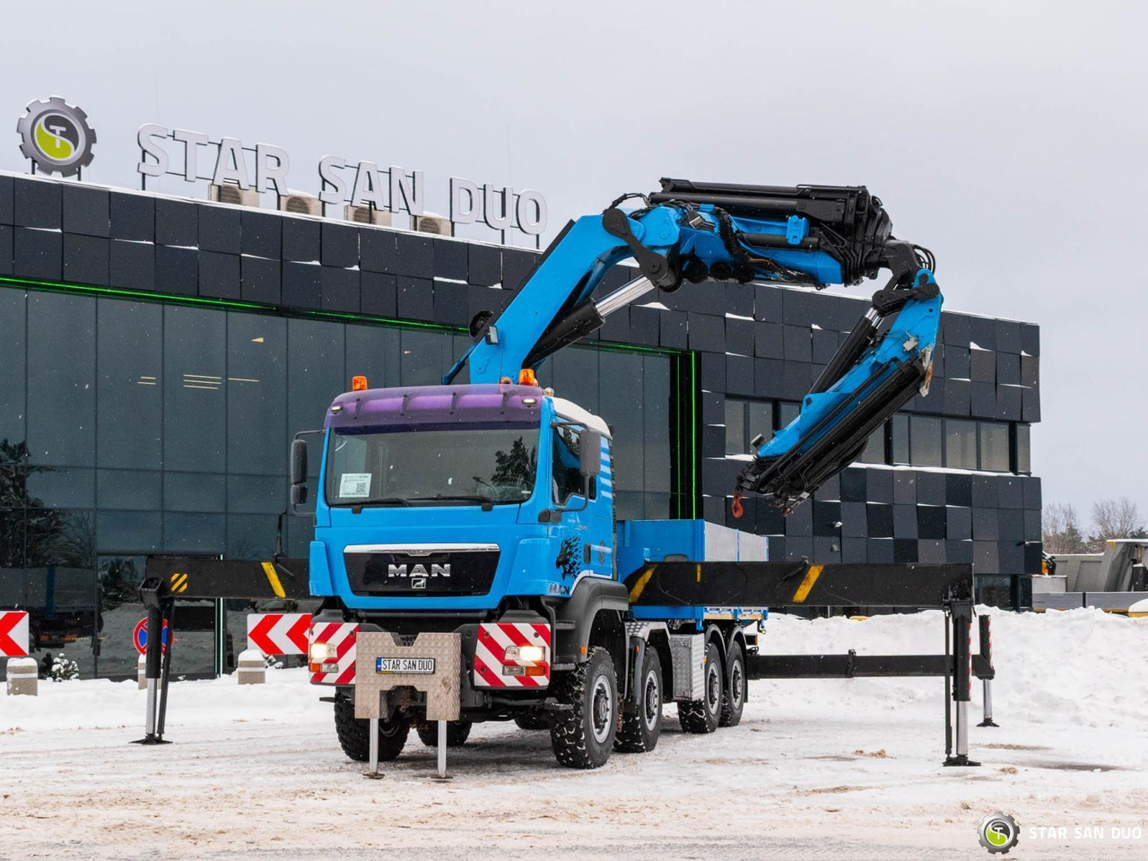 - Samochod ciężarowy z HDS: zdjęcie 2 - Samochod ciężarowy z HDS: zdjęcie 2