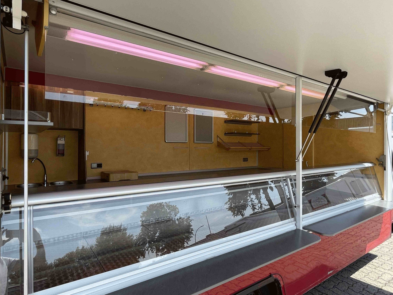 Mobil BORCO HÖHNS - Ciężarówka gastronomiczna: zdjęcie 3 Mobil BORCO HÖHNS - Ciężarówka gastronomiczna: zdjęcie 3