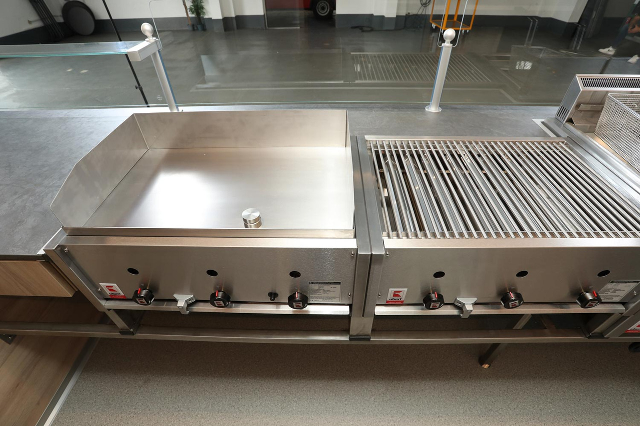 Verkaufsanhänger BORCO HÖHNS - Przyczepa gastronomiczna: zdjęcie 5 Verkaufsanhänger BORCO HÖHNS - Przyczepa gastronomiczna: zdjęcie 5