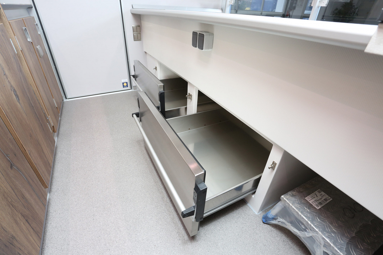 Verkaufsanhänger BORCO HÖHNS - Przyczepa gastronomiczna: zdjęcie 4 Verkaufsanhänger BORCO HÖHNS - Przyczepa gastronomiczna: zdjęcie 4