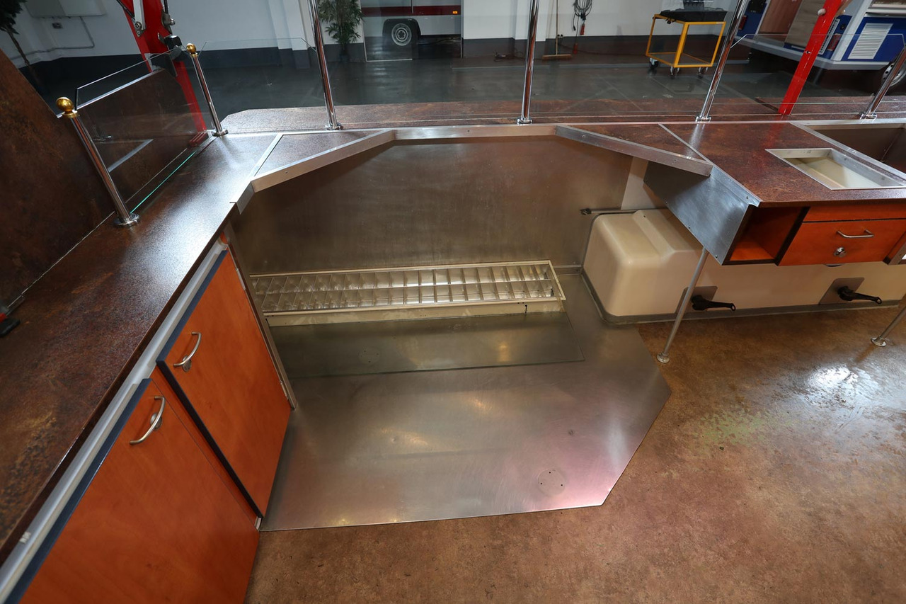 Verkaufsanhänger BORCO HÖHNS - Przyczepa gastronomiczna: zdjęcie 2 Verkaufsanhänger BORCO HÖHNS - Przyczepa gastronomiczna: zdjęcie 2