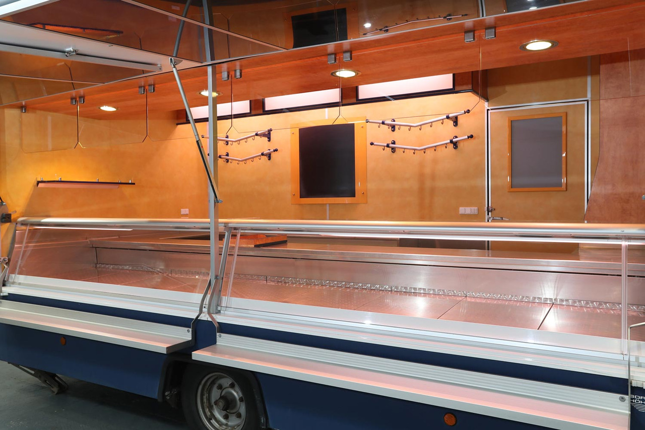 Verkaufsanhänger BORCO HÖHNS - Przyczepa gastronomiczna: zdjęcie 5 Verkaufsanhänger BORCO HÖHNS - Przyczepa gastronomiczna: zdjęcie 5