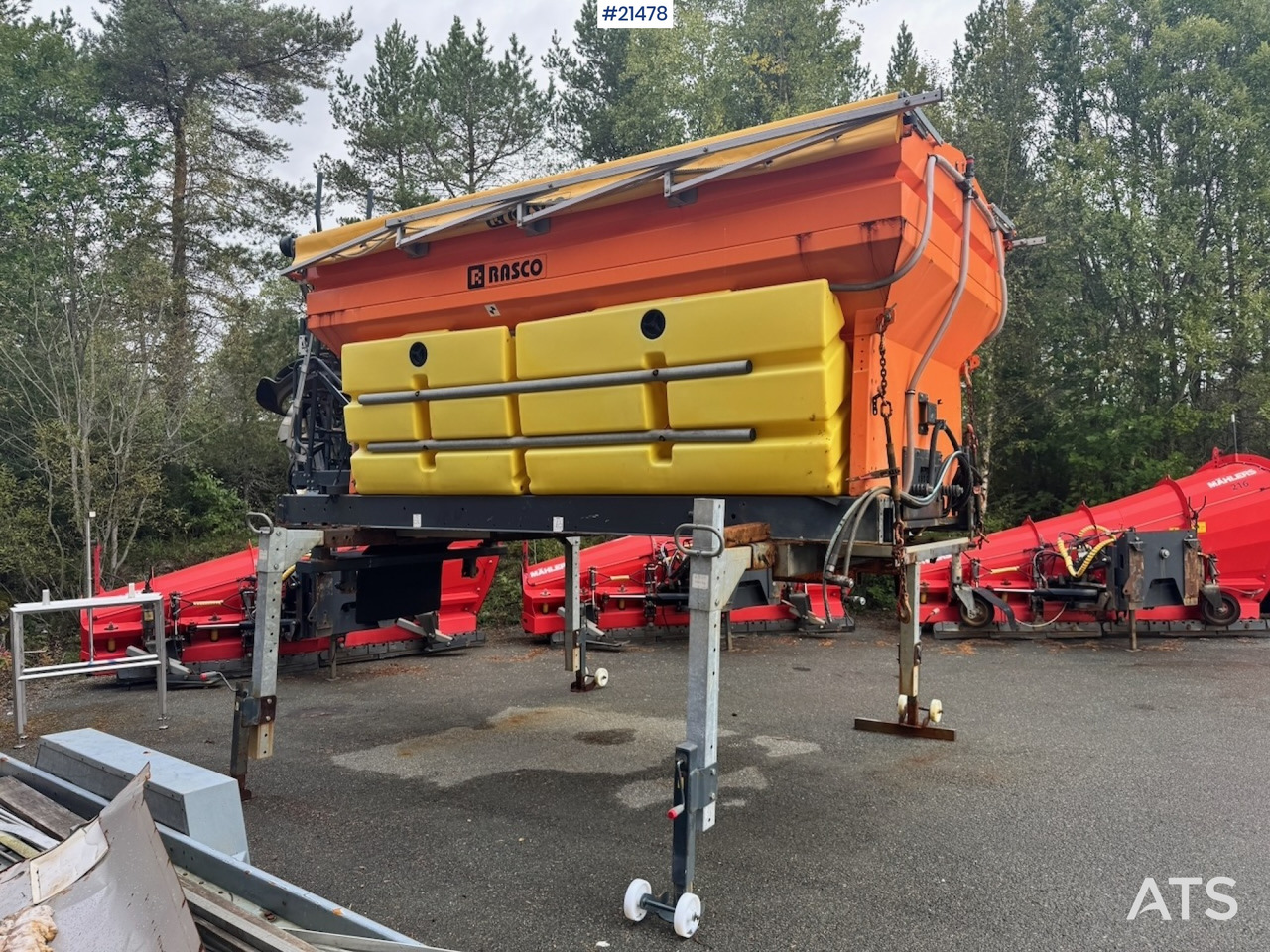 Rasco L4500 - Rozsiewacz piasku i soli: zdjęcie 2 Rasco L4500 - Rozsiewacz piasku i soli: zdjęcie 2