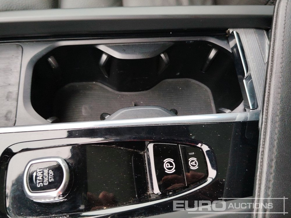 Samochód osobowy 2020 Volvo XC60 T6 AWD Recharge Hybrid Automatic, Leather Seats, Reverse Camera, A/C, Electric Summer  Roof (Water Damaged Engine): zdjęcie 16