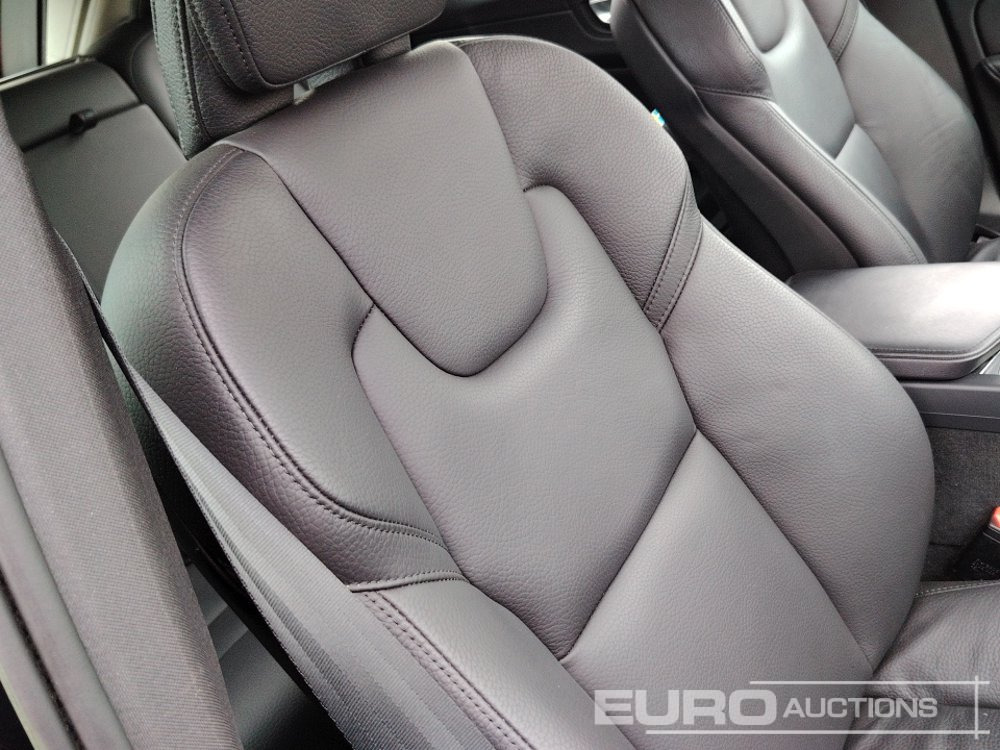 Samochód osobowy 2020 Volvo XC60 T6 AWD Recharge Hybrid Automatic, Leather Seats, Reverse Camera, A/C, Electric Summer  Roof (Water Damaged Engine): zdjęcie 24