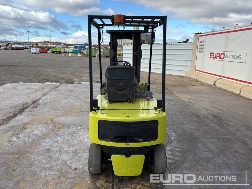 Clark CEM20S - Wózek widłowy: zdjęcie 4 Clark CEM20S - Wózek widłowy: zdjęcie 4