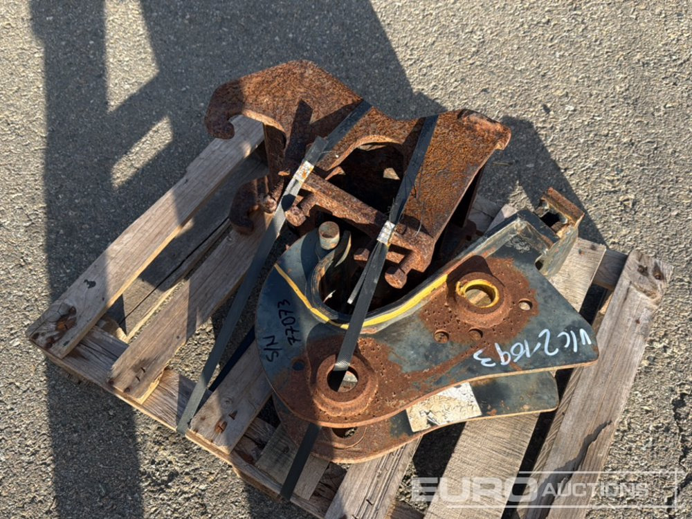 Pallet of Quick Hitches (2 of) / Enganches Rápidos - Szybkozłącza: zdjęcie 4 Pallet of Quick Hitches (2 of) / Enganches Rápidos - Szybkozłącza: zdjęcie 4