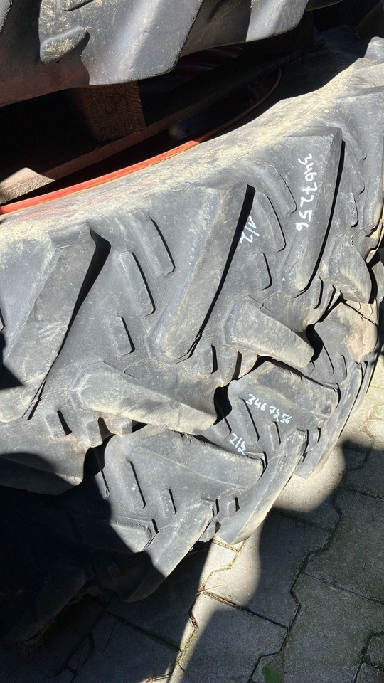 Fendt 2x Räder 11.2R45 - Opony i felgi: zdjęcie 1 Fendt 2x Räder 11.2R45 - Opony i felgi: zdjęcie 1