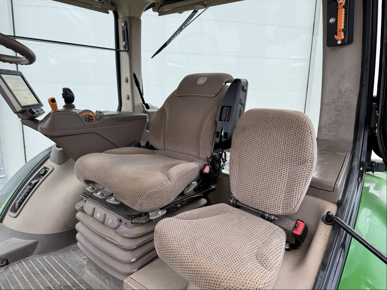 John Deere 8320 R E23 - Ciągnik rolniczy: zdjęcie 2 John Deere 8320 R E23 - Ciągnik rolniczy: zdjęcie 2