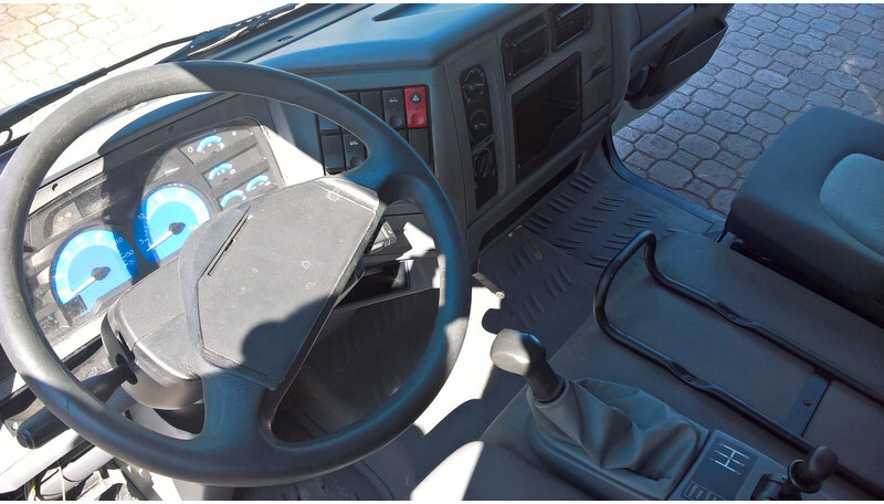 Renault PREMIUM DISTRIBUTION - KERAX - Kabina i wnętrze do Samochodów ciężarowych: zdjęcie 2 Renault PREMIUM DISTRIBUTION - KERAX - Kabina i wnętrze do Samochodów ciężarowych: zdjęcie 2