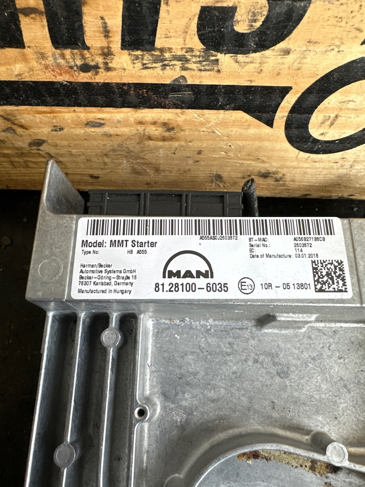 MAN RADIO 81.28100-6035 - Kabina i wnętrze do Samochodów ciężarowych: zdjęcie 2 MAN RADIO 81.28100-6035 - Kabina i wnętrze do Samochodów ciężarowych: zdjęcie 2