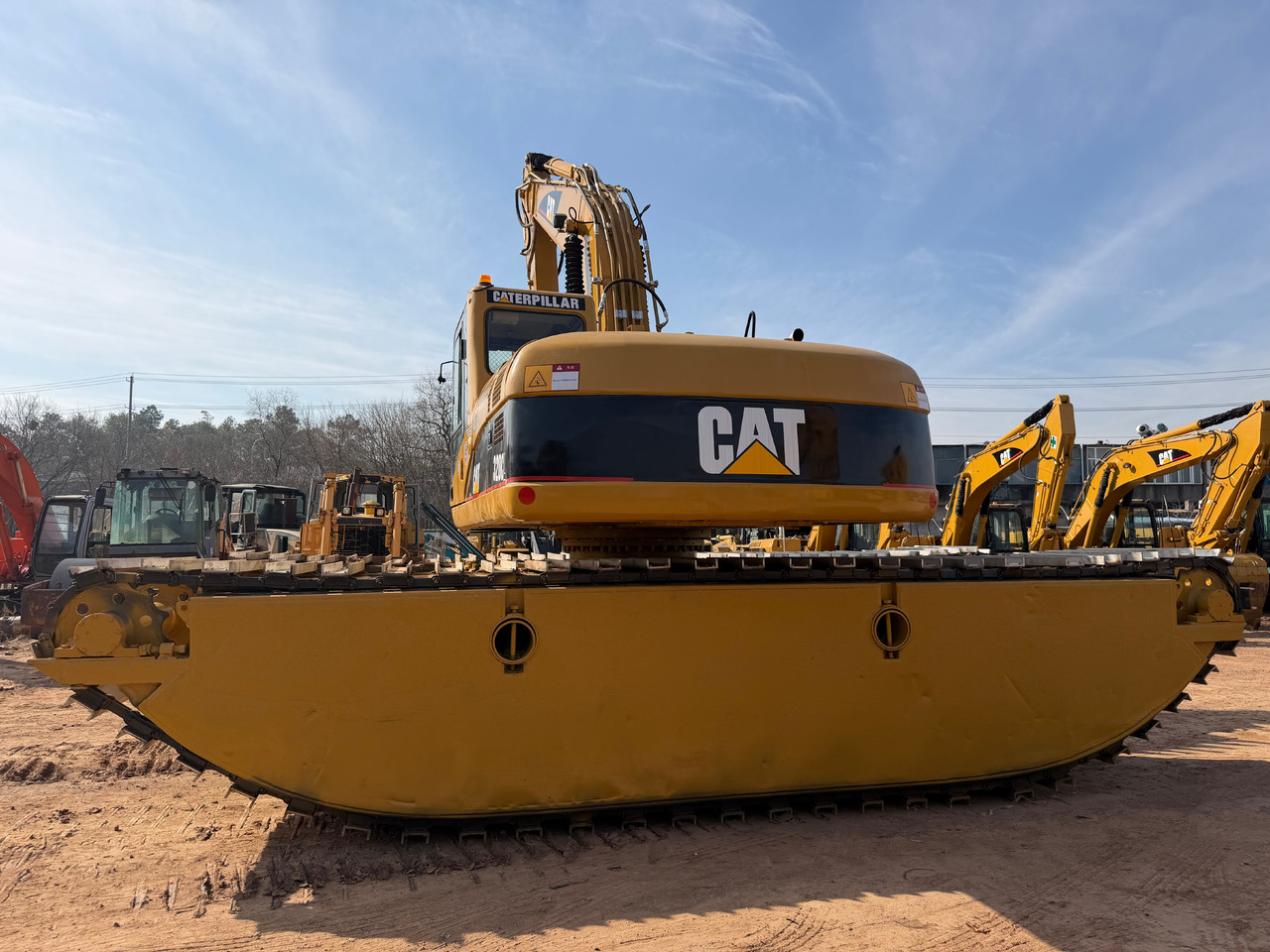 CAT 320CL - Pływająca koparka: zdjęcie 3 CAT 320CL - Pływająca koparka: zdjęcie 3