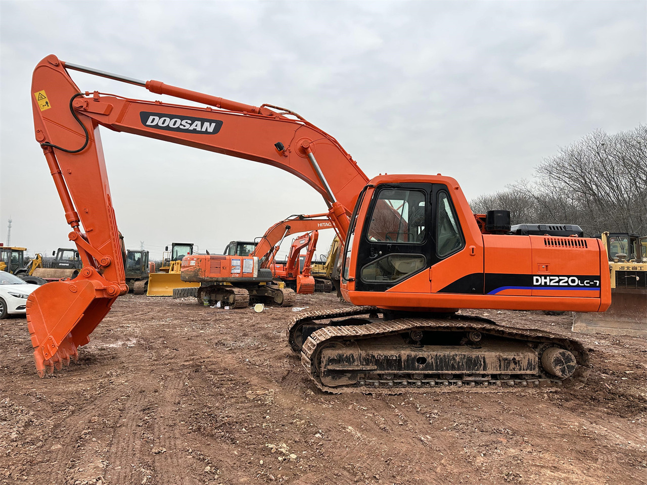 DOOSAN DH220 excavator - Koparka gąsienicowa: zdjęcie 1 DOOSAN DH220 excavator - Koparka gąsienicowa: zdjęcie 1