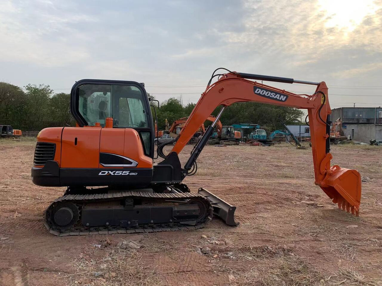 DOOSAN DX55 excavator - Koparka: zdjęcie 5 DOOSAN DX55 excavator - Koparka: zdjęcie 5
