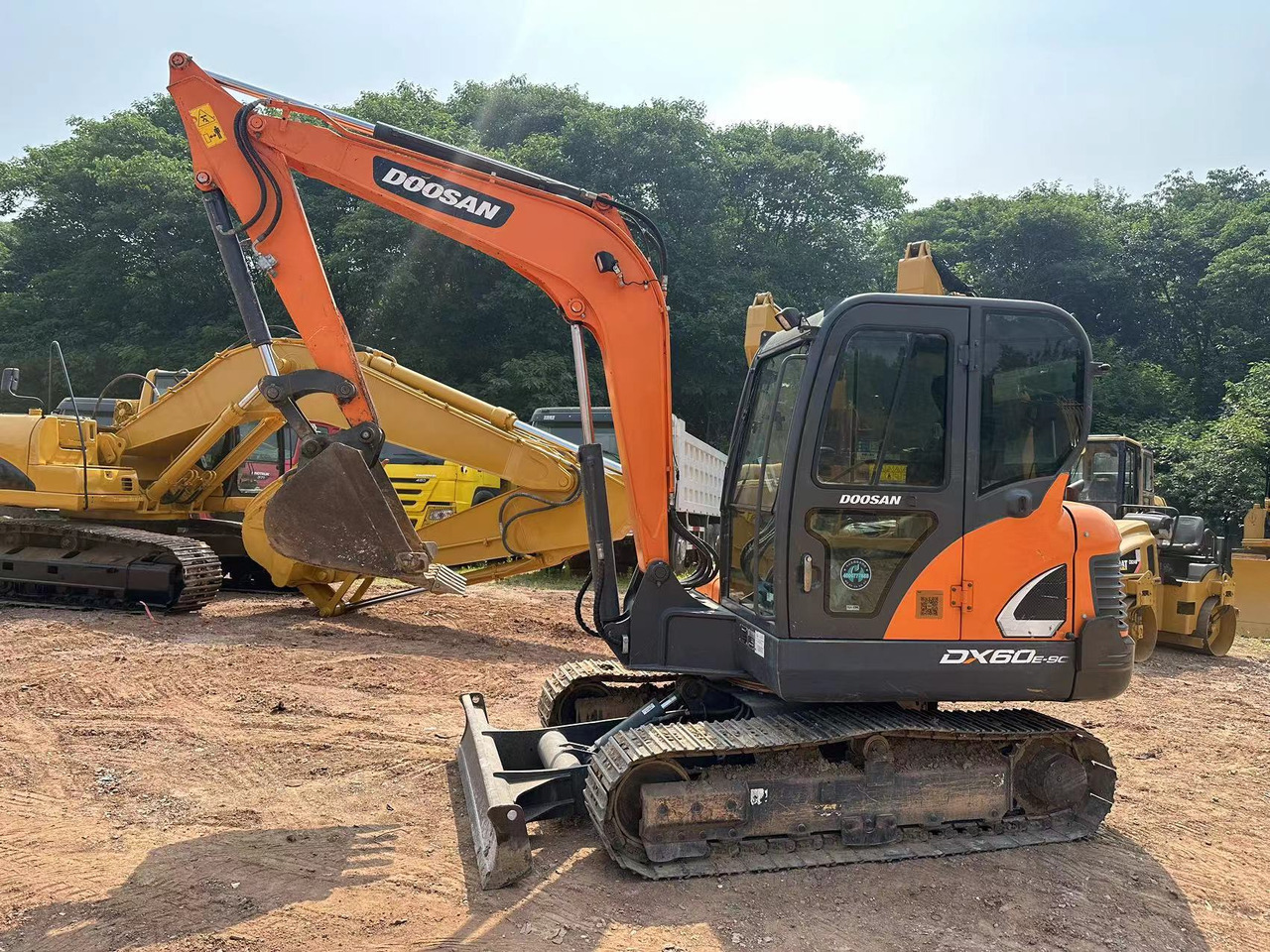 DOOSAN DX60 - Koparka gąsienicowa: zdjęcie 1 DOOSAN DX60 - Koparka gąsienicowa: zdjęcie 1