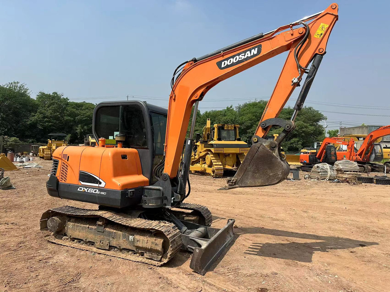 DOOSAN DX60 - Koparka gąsienicowa: zdjęcie 3 DOOSAN DX60 - Koparka gąsienicowa: zdjęcie 3