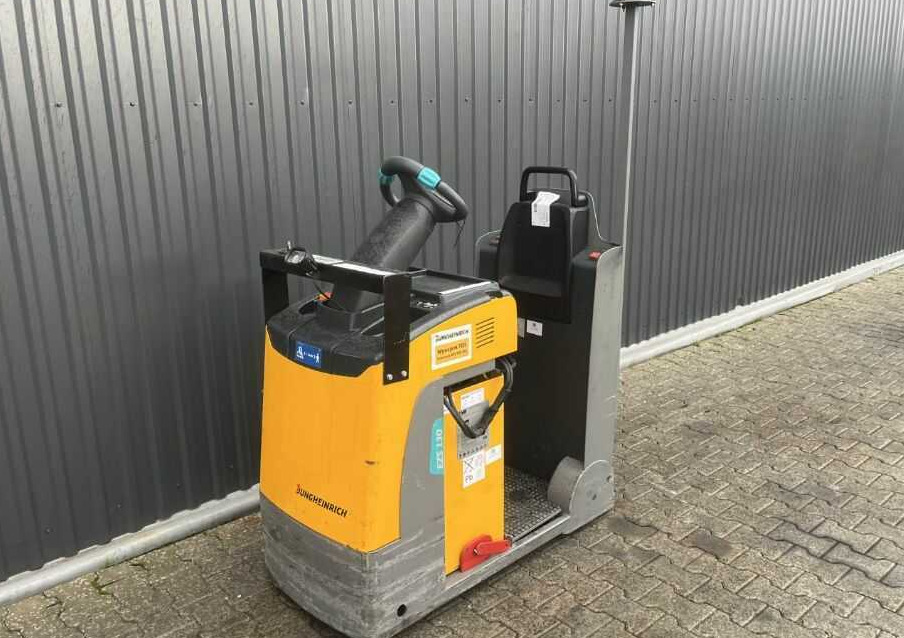 Jungheinrich EZS130 - Ciągnik akumulatorowy: zdjęcie 1 Jungheinrich EZS130 - Ciągnik akumulatorowy: zdjęcie 1