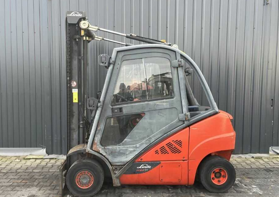 Linde H25D-02 - Wózek widłowy diesel: zdjęcie 2 Linde H25D-02 - Wózek widłowy diesel: zdjęcie 2