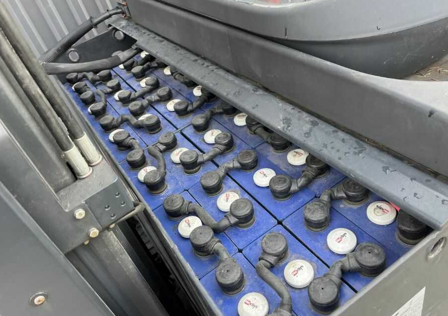 Linde R14 - Reach truck: zdjęcie 3 Linde R14 - Reach truck: zdjęcie 3