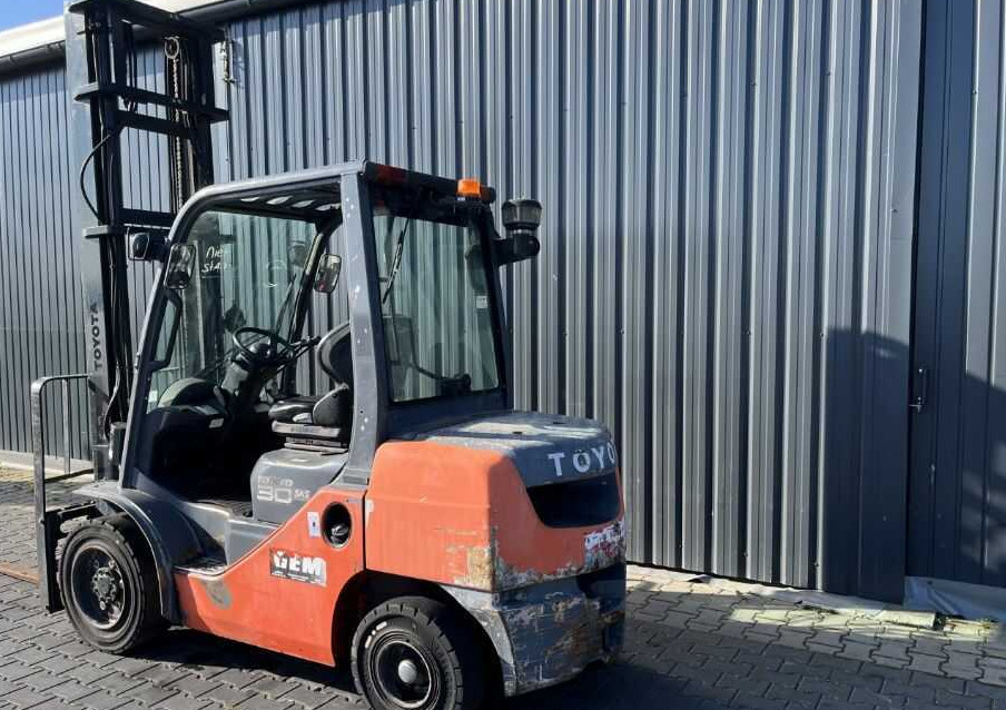 Toyota 8FDF30 - Wózek widłowy diesel: zdjęcie 3 Toyota 8FDF30 - Wózek widłowy diesel: zdjęcie 3