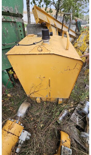 Liebherr R954CHD Li - Zbiornik paliwa: zdjęcie 2 Liebherr R954CHD Li - Zbiornik paliwa: zdjęcie 2