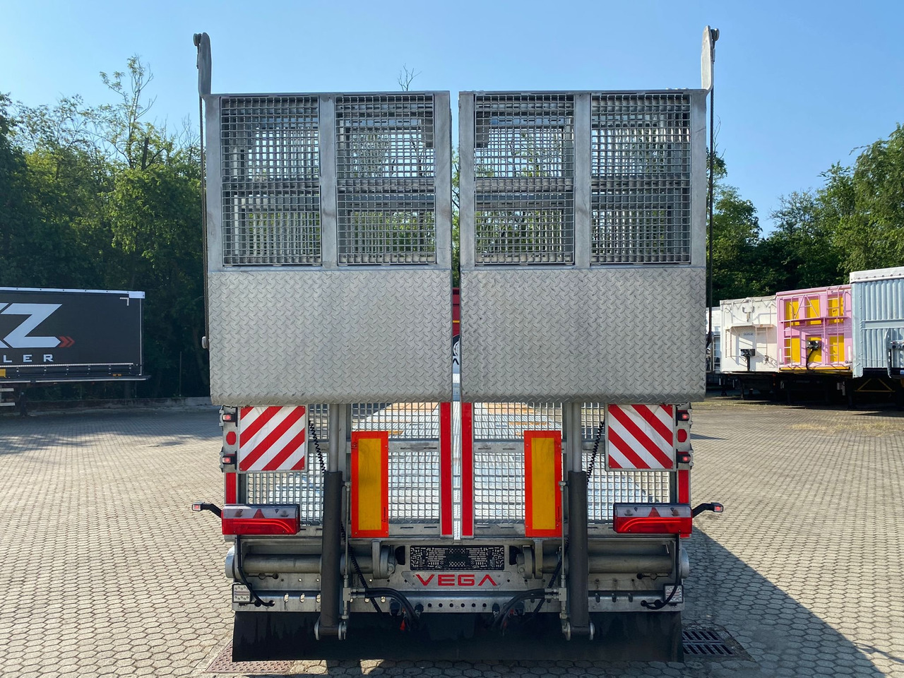 3 AXLE LOWBED (VEGA ITALIANO) - Naczepa niskopodwoziowa: zdjęcie 3 3 AXLE LOWBED (VEGA ITALIANO) - Naczepa niskopodwoziowa: zdjęcie 3