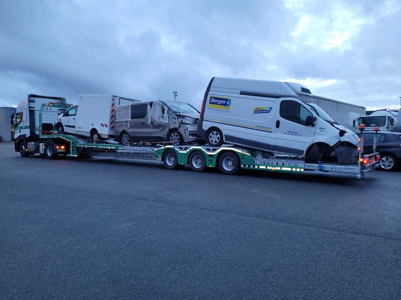 VEGA-3 (TRUCK CARRIER) - Naczepa do przewozu samochodów: zdjęcie 3 VEGA-3 (TRUCK CARRIER) - Naczepa do przewozu samochodów: zdjęcie 3