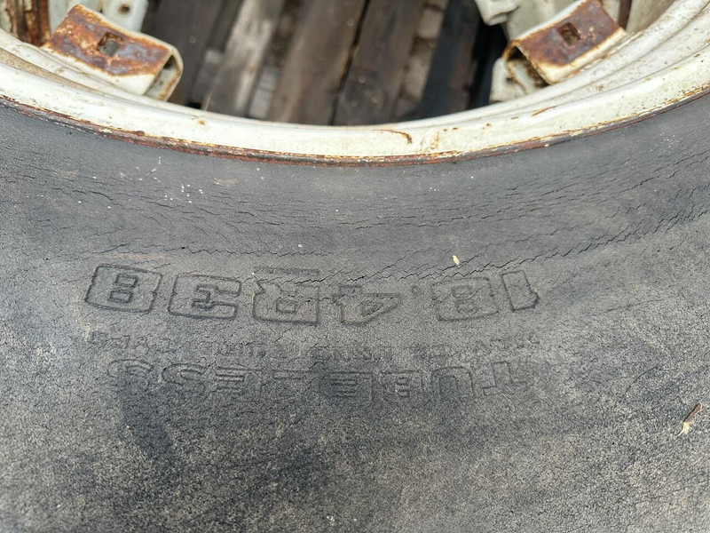 Goodyear 18.4 R38 - Opony i felgi: zdjęcie 3 Goodyear 18.4 R38 - Opony i felgi: zdjęcie 3
