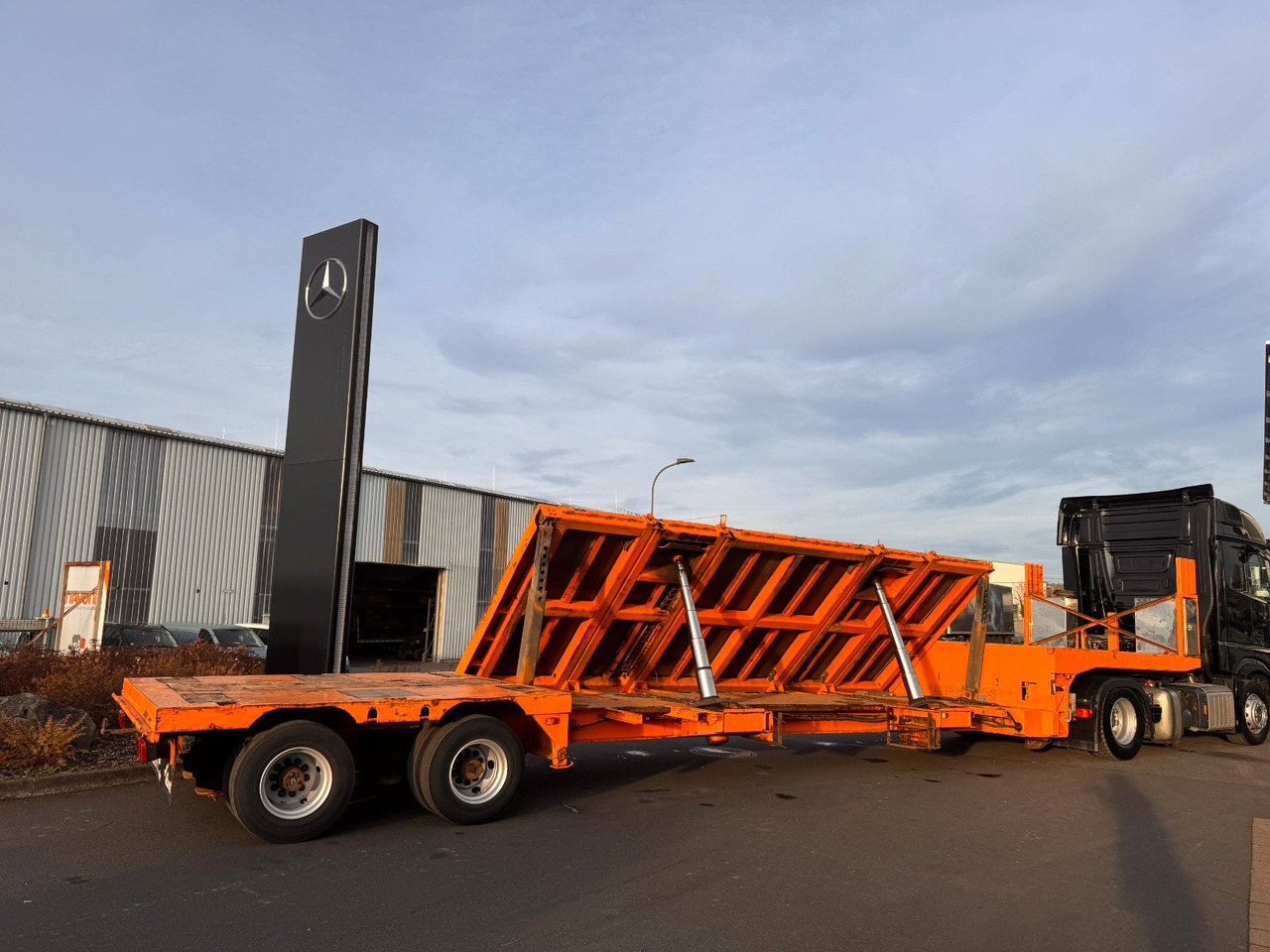 Dinkel DSAFA 36000 Schräglader/Tieflader 2x Lenkachse - Naczepa niskopodwoziowa: zdjęcie 1 Dinkel DSAFA 36000 Schräglader/Tieflader 2x Lenkachse - Naczepa niskopodwoziowa: zdjęcie 1