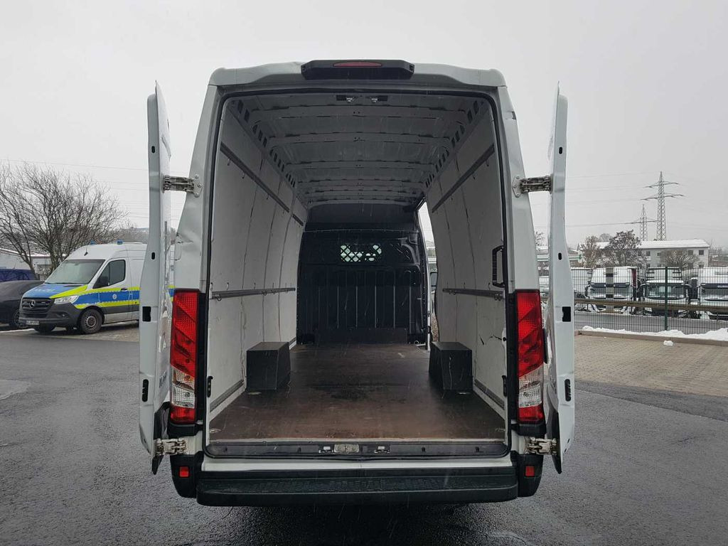 Iveco Daily 35 S16 A8 V *Klima*Automatik*L4.100mm* Iveco Daily 35 S16 A8 V *Klima*Automatik*L4.100mm* - Furgon: zdjęcie 5 Iveco Daily 35 S16 A8 V *Klima*Automatik*L4.100mm* Iveco Daily 35 S16 A8 V *Klima*Automatik*L4.100mm* - Furgon: zdjęcie 5
