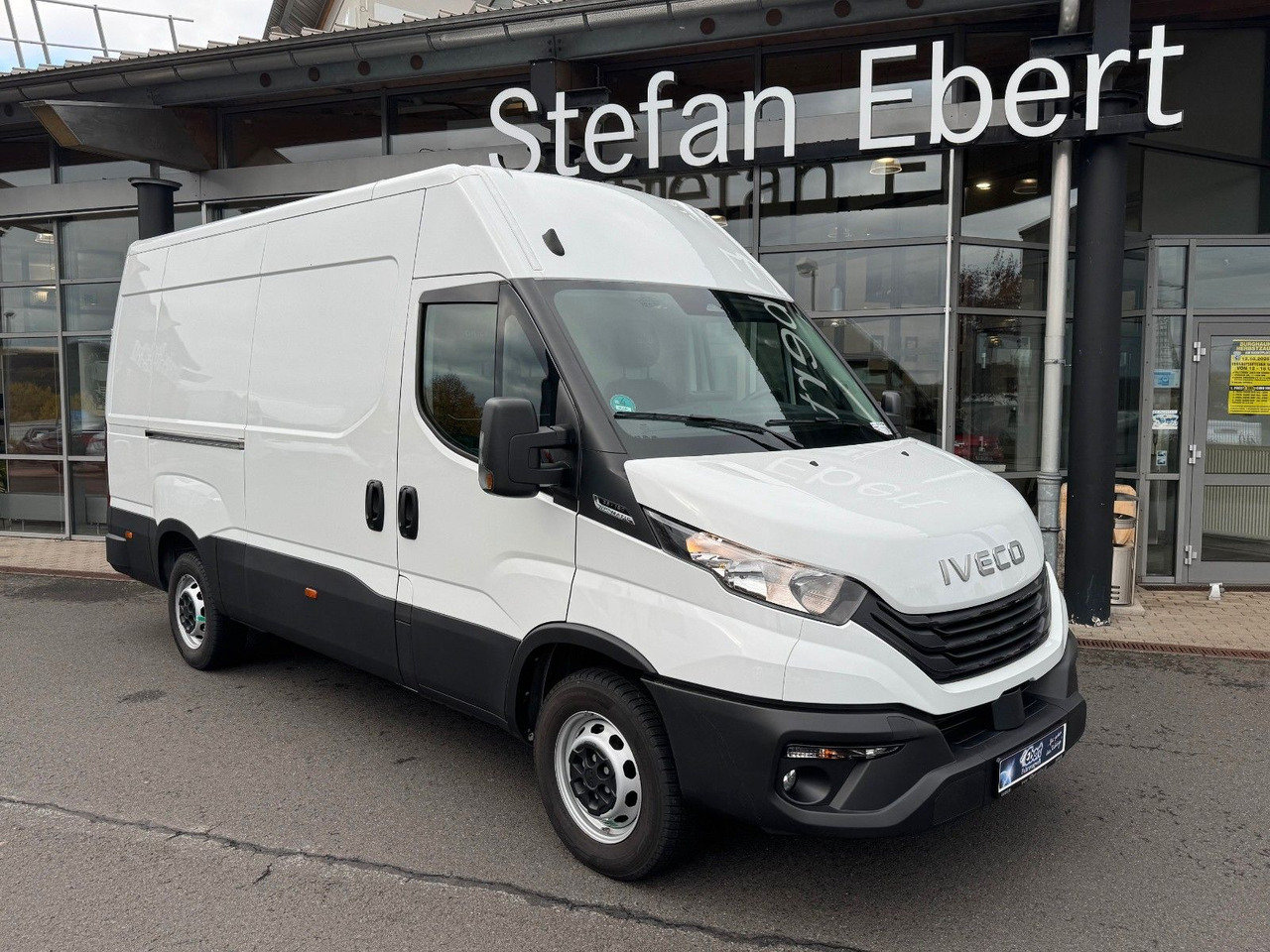 Iveco Daily 35S16 A8 *R3.520mm*Automatik*AHK*ACC* - Furgon: zdjęcie 1 Iveco Daily 35S16 A8 *R3.520mm*Automatik*AHK*ACC* - Furgon: zdjęcie 1
