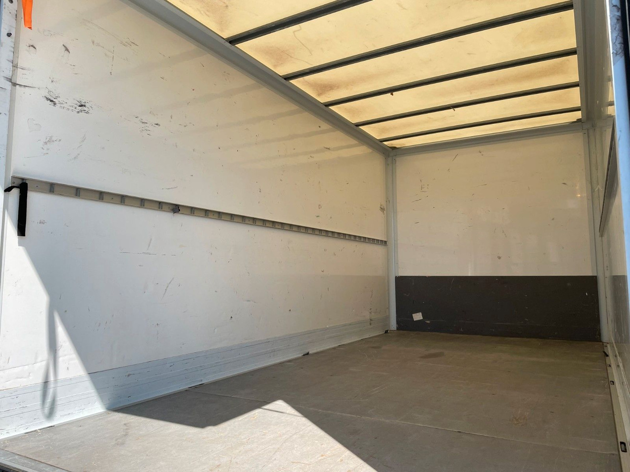 Iveco Daily 35S16 *Koffer*LBW*Klima* - Dostawczy kontener: zdjęcie 5 Iveco Daily 35S16 *Koffer*LBW*Klima* - Dostawczy kontener: zdjęcie 5