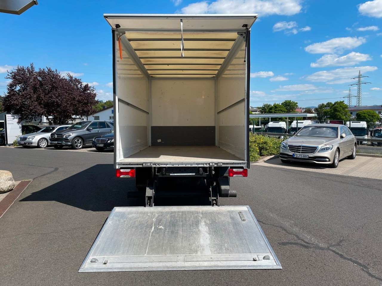 Iveco Daily 35S16 *Koffer*LBW*Klima* - Dostawczy kontener: zdjęcie 3 Iveco Daily 35S16 *Koffer*LBW*Klima* - Dostawczy kontener: zdjęcie 3