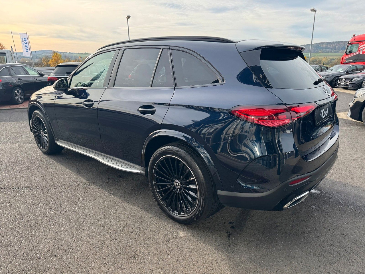 Mercedes-Benz GLC 300 4M+AMG+Pano+Burm+360+Memory - SUV: zdjęcie 3 Mercedes-Benz GLC 300 4M+AMG+Pano+Burm+360+Memory - SUV: zdjęcie 3