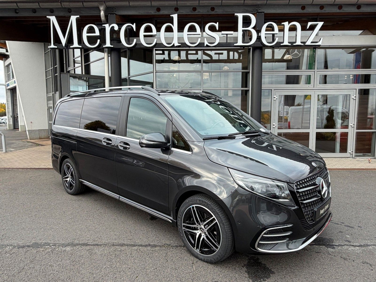 Mercedes-Benz V 300 d 4MATIC EXCLUSIVE AMG Panorama Standheiz - Kombi: zdjęcie 1 Mercedes-Benz V 300 d 4MATIC EXCLUSIVE AMG Panorama Standheiz - Kombi: zdjęcie 1