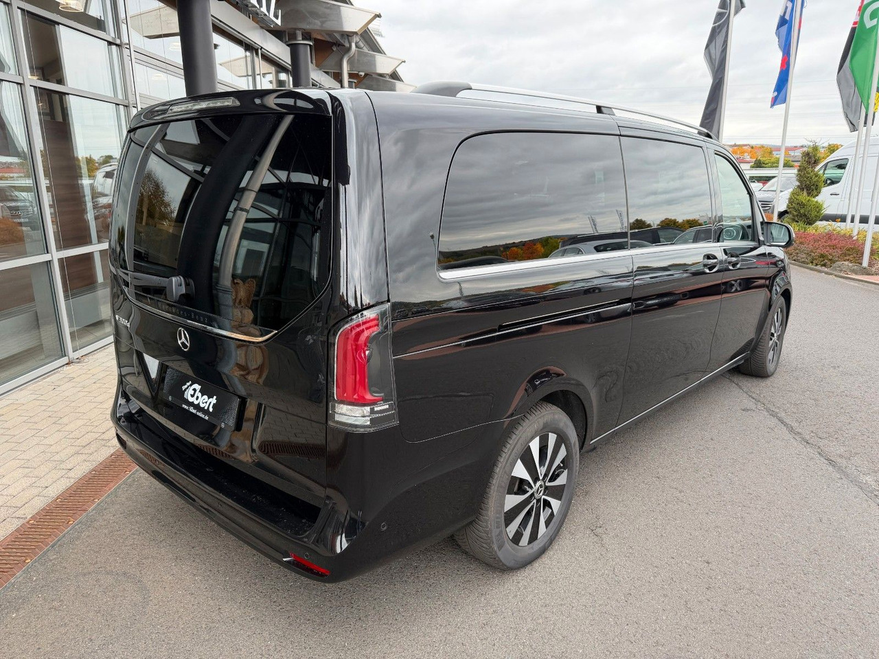 Mercedes-Benz V 300 d AVANTGARDE Extralang 360Kamera Standh - Kombi: zdjęcie 4 Mercedes-Benz V 300 d AVANTGARDE Extralang 360Kamera Standh - Kombi: zdjęcie 4