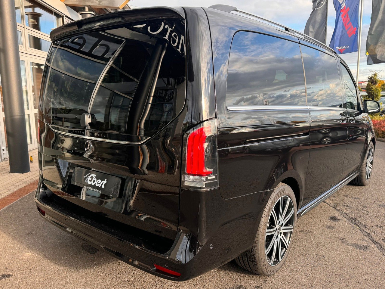 Mercedes-Benz V 300 d EXCLUSIVE AIRMATIC AHK2,5 Standheiz - Kombi: zdjęcie 4 Mercedes-Benz V 300 d EXCLUSIVE AIRMATIC AHK2,5 Standheiz - Kombi: zdjęcie 4