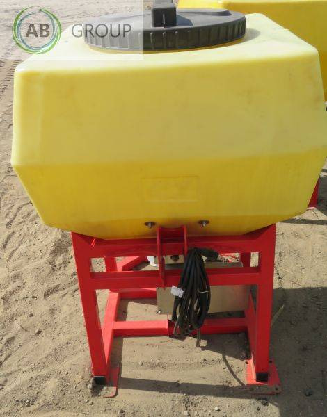APV Salt spreader 250 l DAMAGED / ON STOCK - Rozsiewacz piasku i soli: zdjęcie 4 APV Salt spreader 250 l DAMAGED / ON STOCK - Rozsiewacz piasku i soli: zdjęcie 4